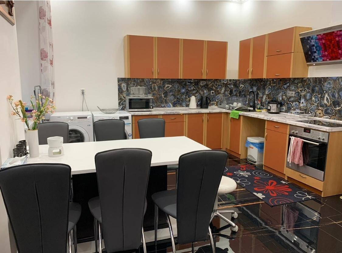 Appartement Galaxy à Karlovy Vary Extérieur photo
